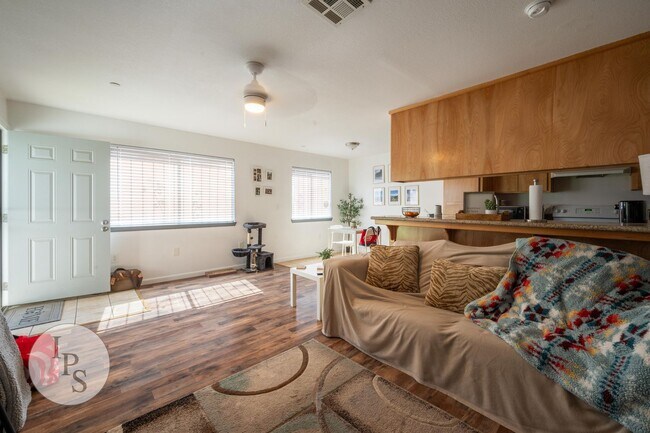 Building Photo - Fresno Westside Apt, 2BR/1BA, Shaw/Marks - Lots of Amenities