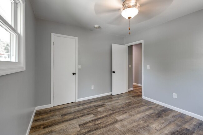 Building Photo - 2611 Andrews St