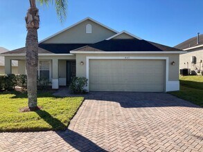 Building Photo - Beautiful 3x2 in gated community