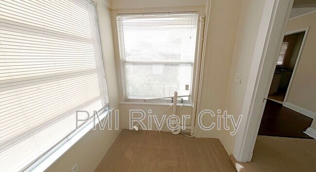 Building Photo - 8944 1st Ave