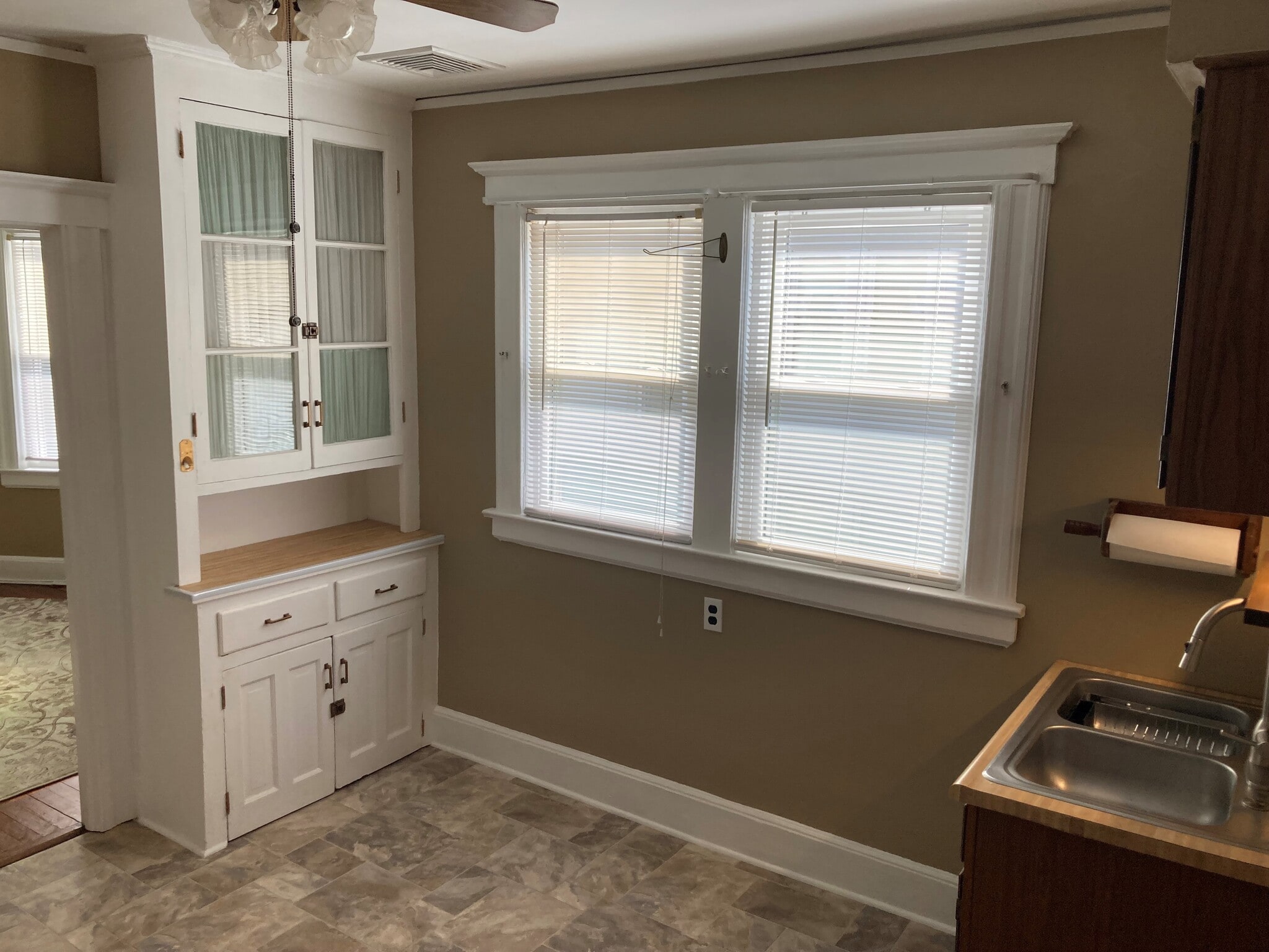 Building Photo - 38 Broughton Ave