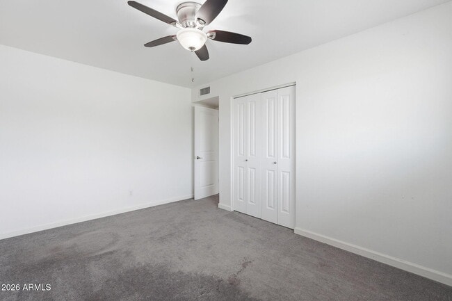 Building Photo - 2546 E Geneva Dr