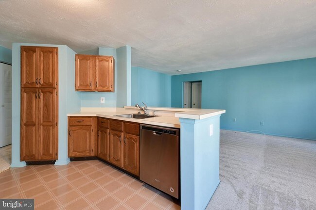 Building Photo - 7392 Elm Ct