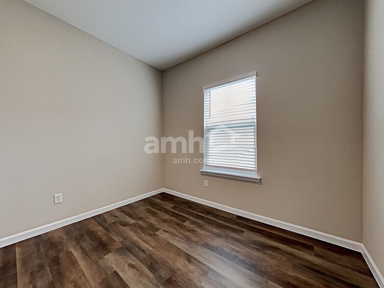 Building Photo - 143 Edge Park Trl