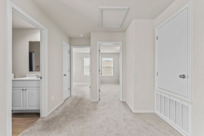 Building Photo - 7115 Mesa Cliffs