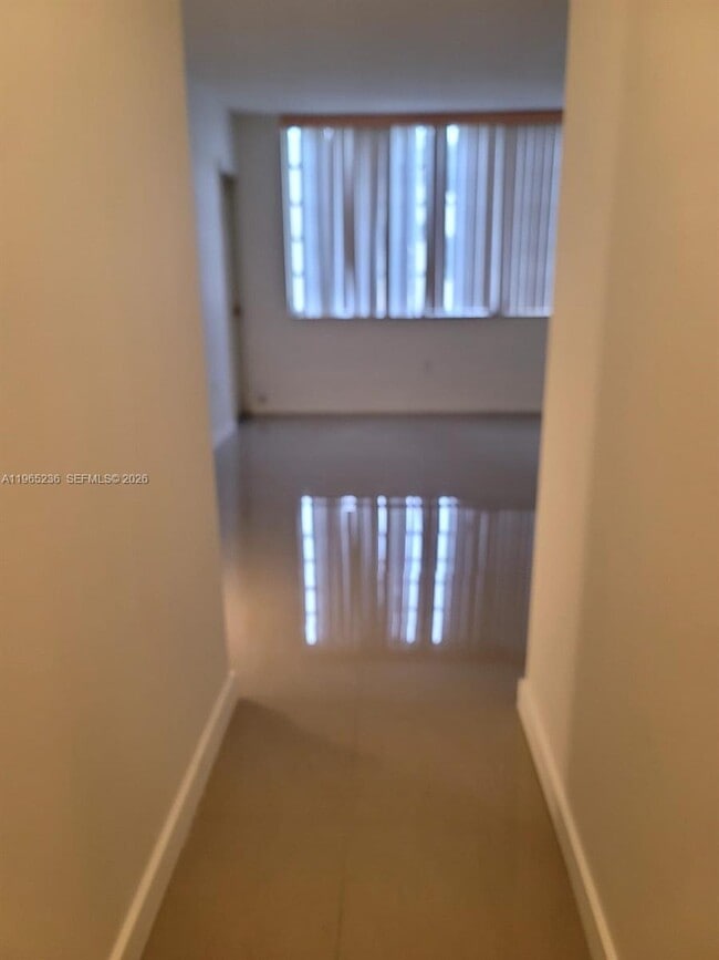 Building Photo - 1690 NE 191st St