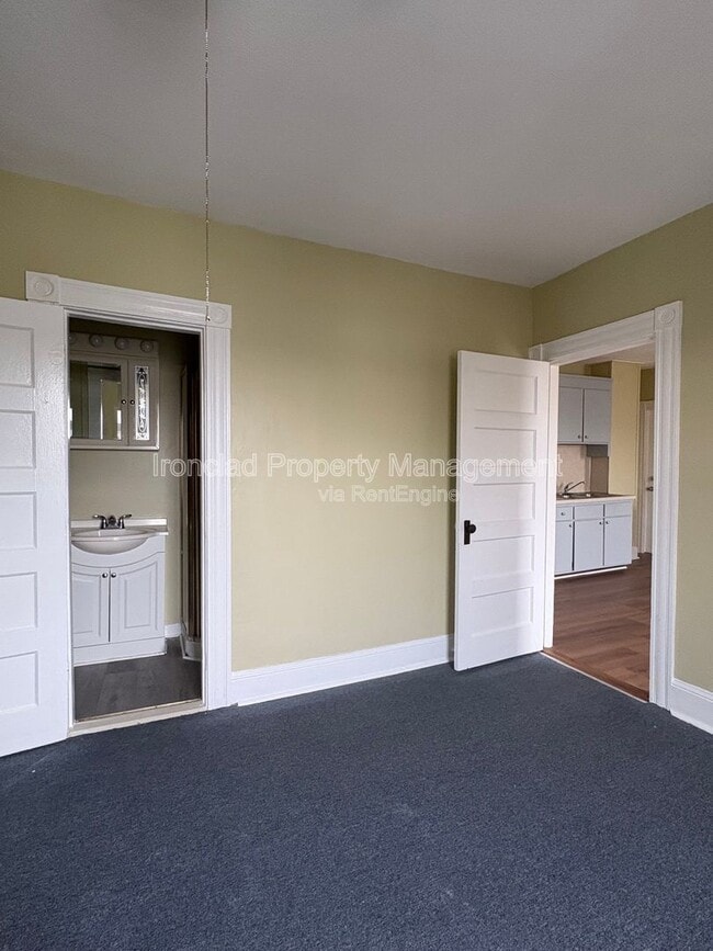 Building Photo - 242 Washington St