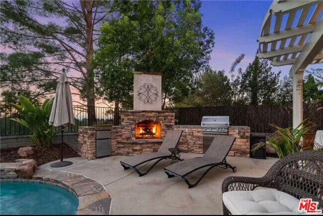 Building Photo - 26068 Charonne Ct