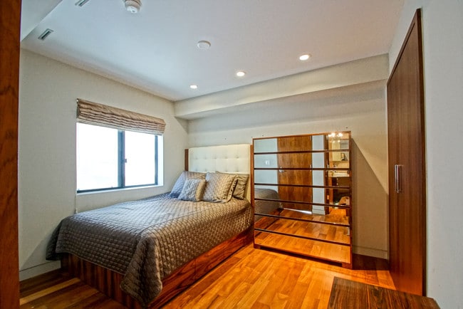Guest Bedroom - 216 33rd Pl