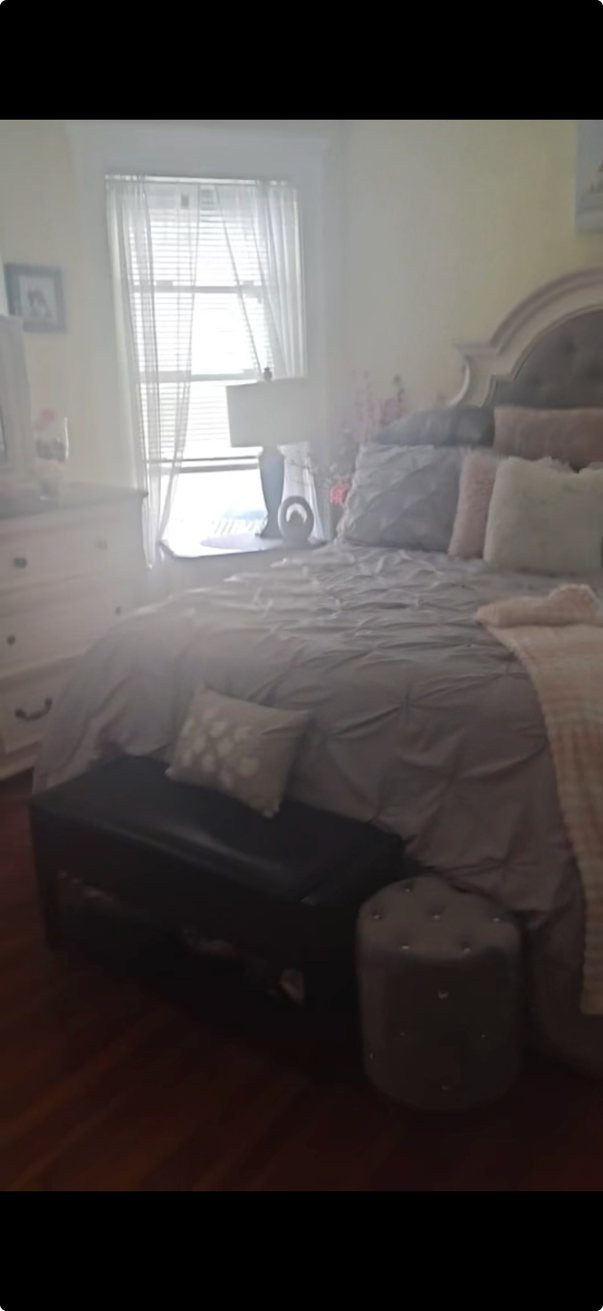 Building Photo - 33 Page St