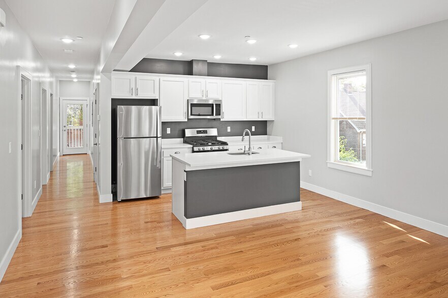 Building Photo - 146 Boston St