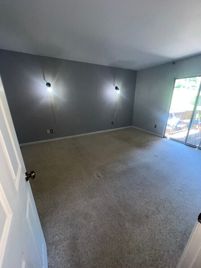Building Photo - 9164 N Swan Cir