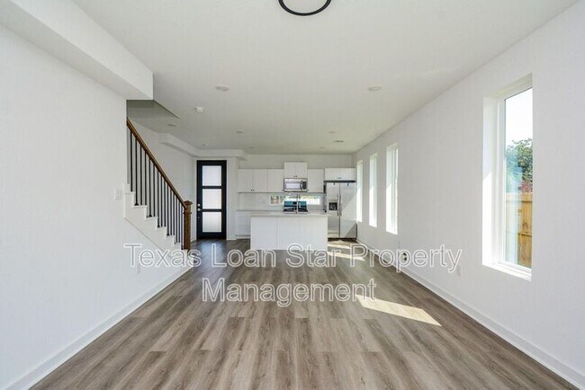 Building Photo - 4358 Clover St