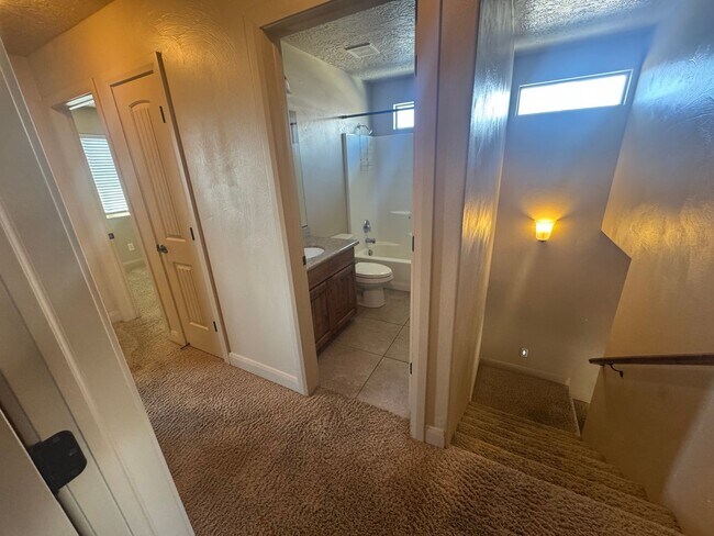 Building Photo - Millcreek Springs Townhome