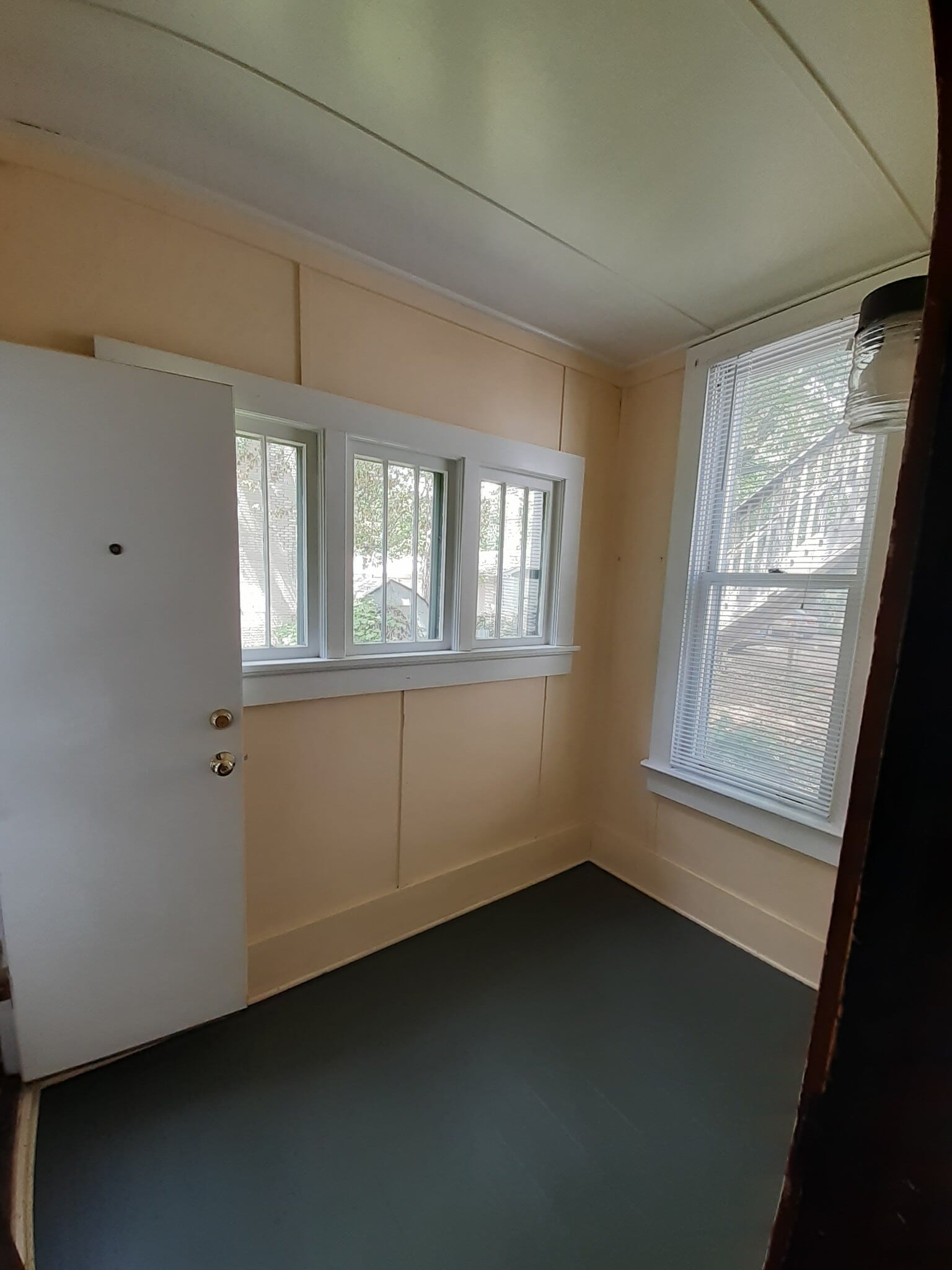 Back not heated porch - 505 8th Ave SE
