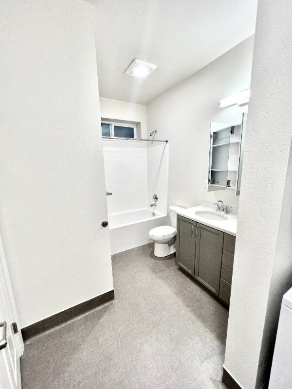 Building Photo - 2330 Yakima Ct