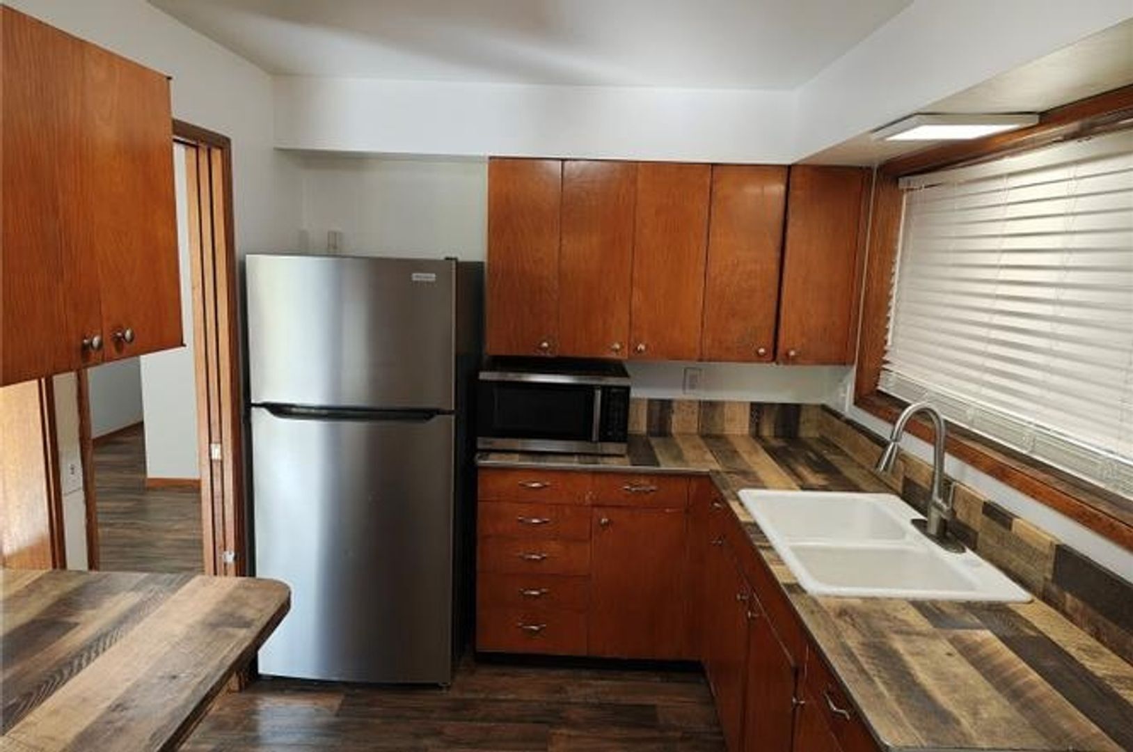 Building Photo - 205 March Dr NE