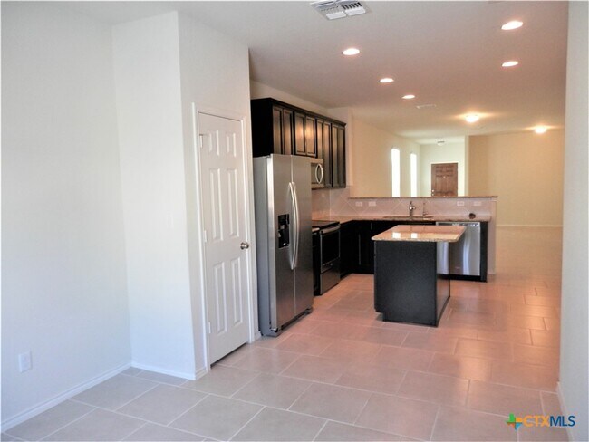 Building Photo - 334 Mistflower