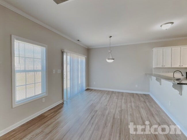 Building Photo - 239 Grovemere Ln