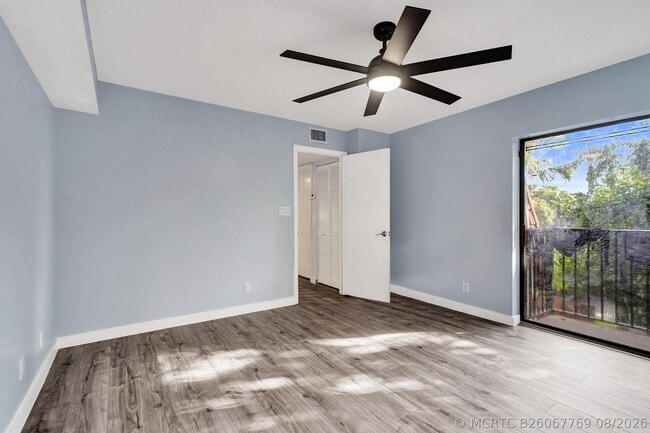 Building Photo - 736 NW 98th Cir