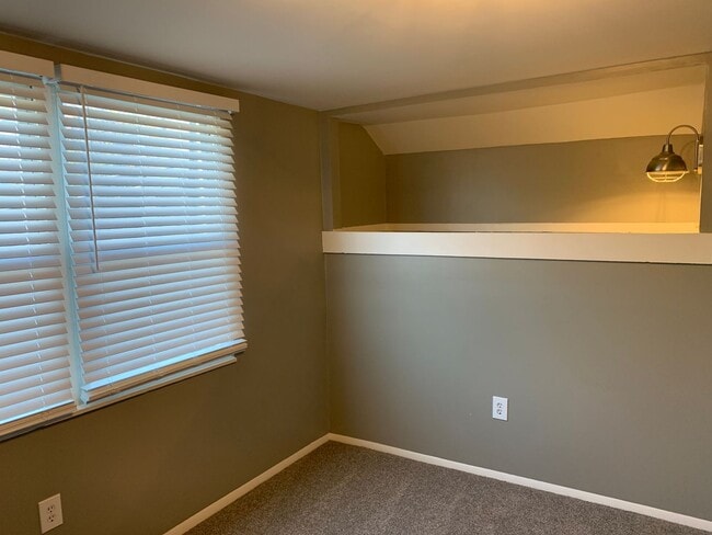 Building Photo - 2630 Edwards Wy