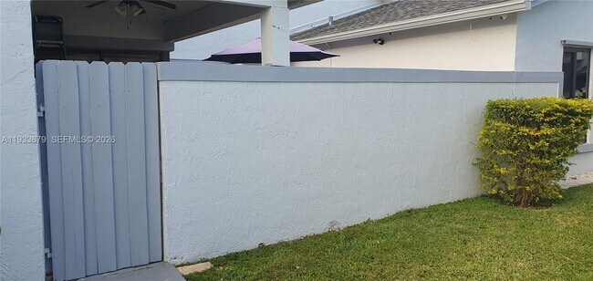 Building Photo - 6702 SW 152nd Pl