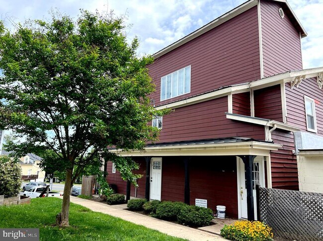 Building Photo - 201 N 23rd St