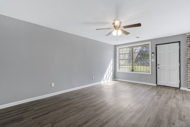 Building Photo - 2060 Nettie Ct