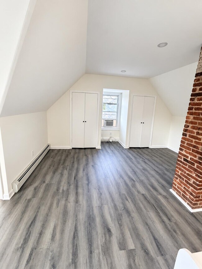 Building Photo - 877 Jaques Ave