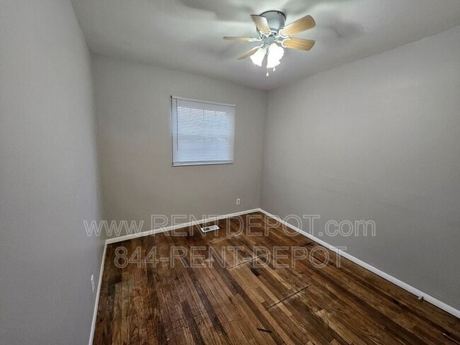 Building Photo - 2207 S Ruston Ave