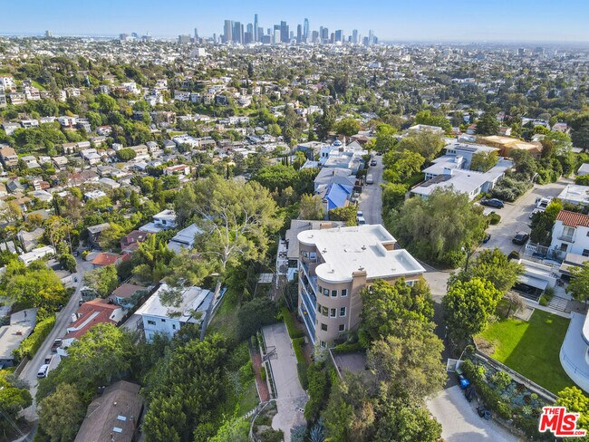 Building Photo - 1850 San Jacinto St