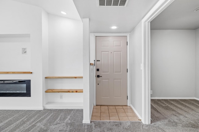 Building Photo - 355 Elm St N