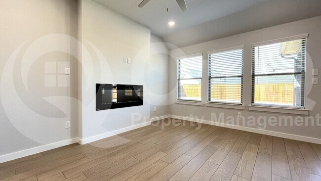 Building Photo - 912 Jackrabbit St