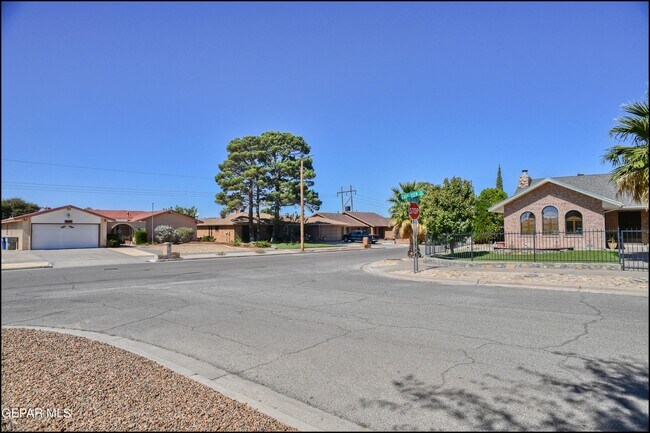 Building Photo - 11600 Casa View Dr