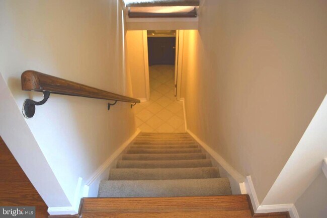 Building Photo - 1549 Autumn Ridge Cir