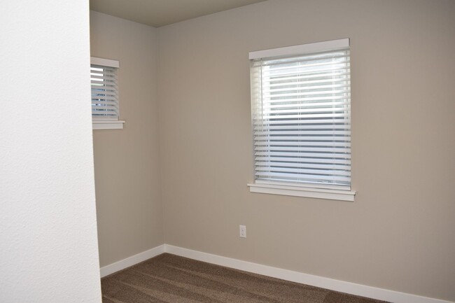 Building Photo - 4 Bedroom 2.5  Bath Home Built in 2018 in ...