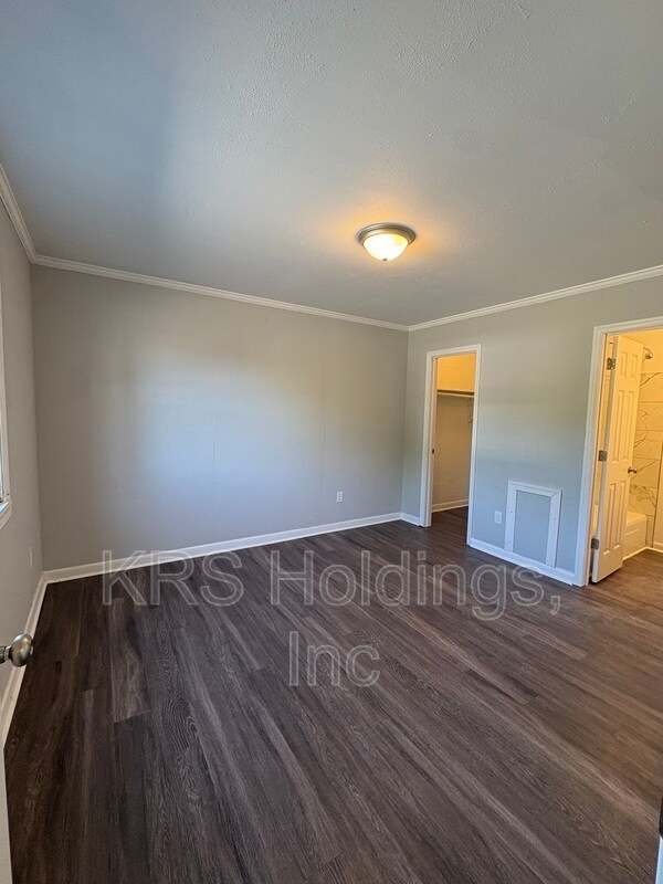 Building Photo - 6745 US-1