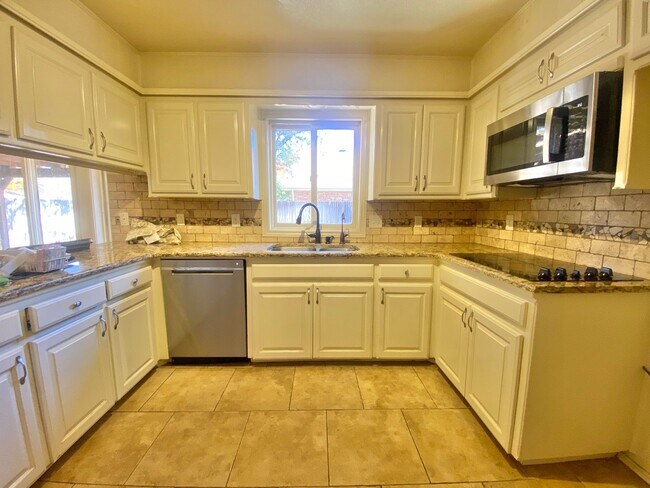 Building Photo - Great 5 bedroom home near LCU now available