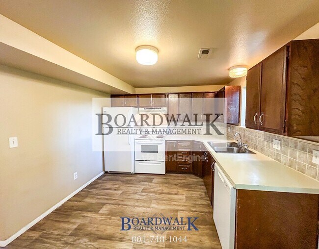 Building Photo - 661 N 980 W