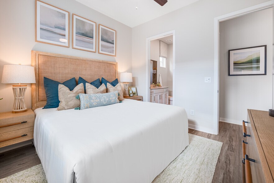 Primary Photo - Yardly Eden