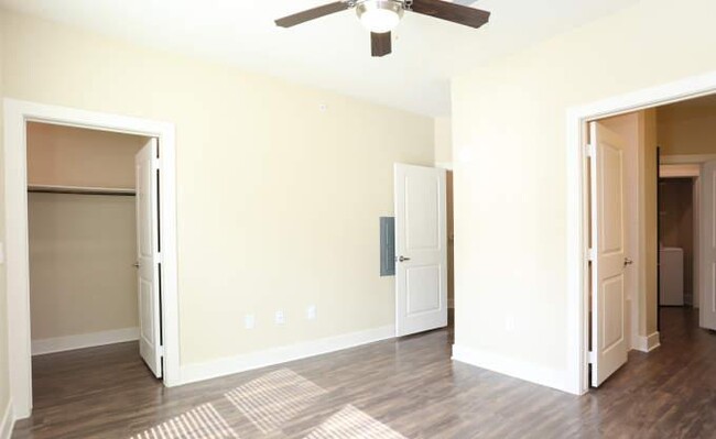 Building Photo - 1 bedroom in Conroe TX 77385