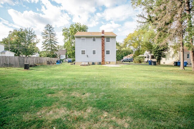 Building Photo - 206 5th Ave
