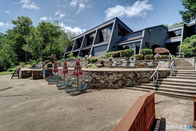 Building Photo - 355 Ledge Dr