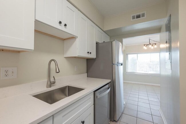 Building Photo - 1509 Regency Woods Rd