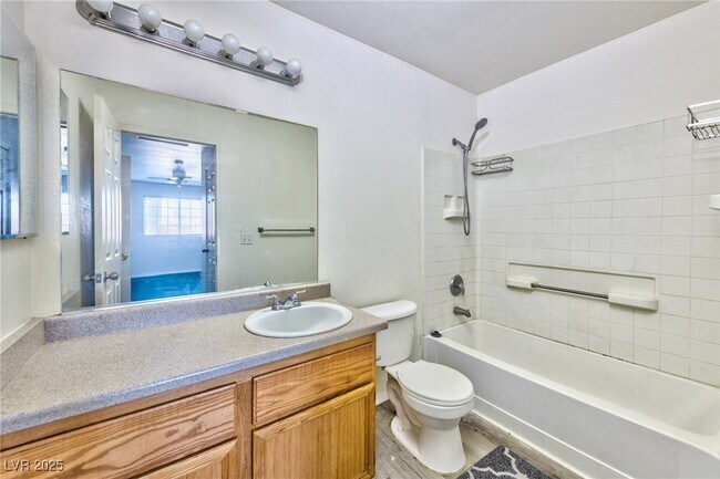 Building Photo - 4730 E Craig Rd