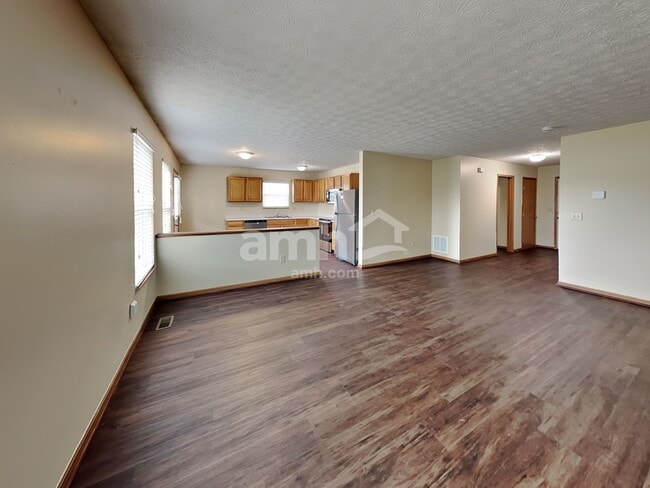 Building Photo - 461 Dover Pond Dr