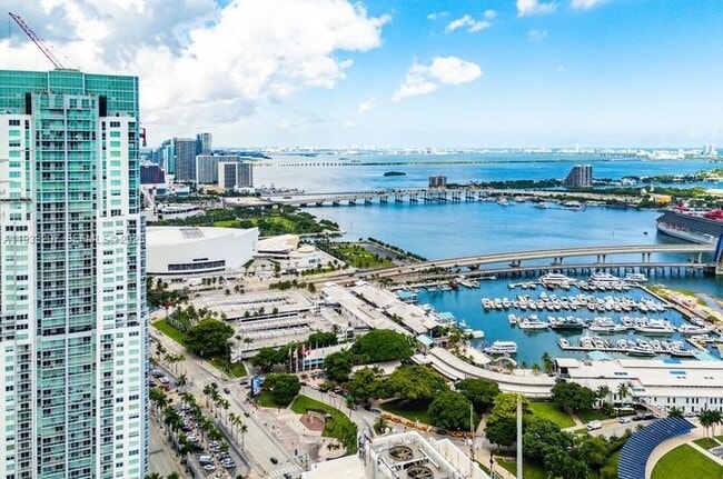 Building Photo - 253 NE 2nd St