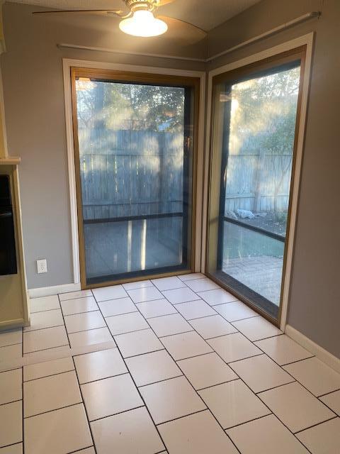 Building Photo - 8908 Viking Dr