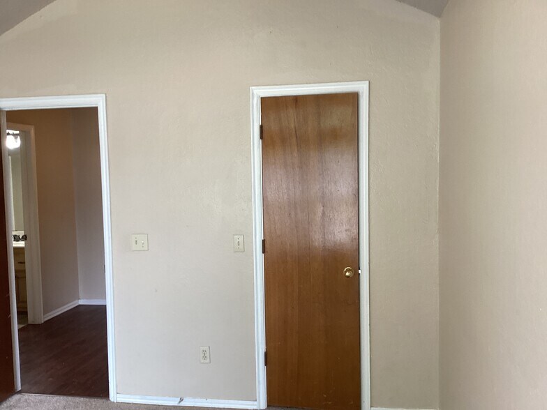 Building Photo - 8824 NW 85th St