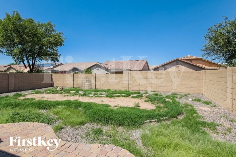 Building Photo - 390 E Yellow Wood Ave